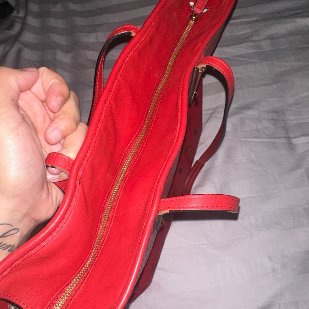 RED MCM BAG - Picture 8 of 9
